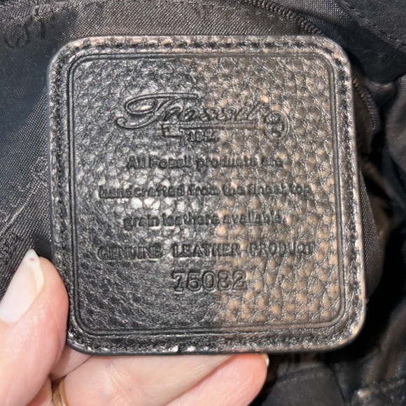 Fossil Thick black leather shoulder bag bucket bag Hobo bag excellent cond - Picture 12 of 17